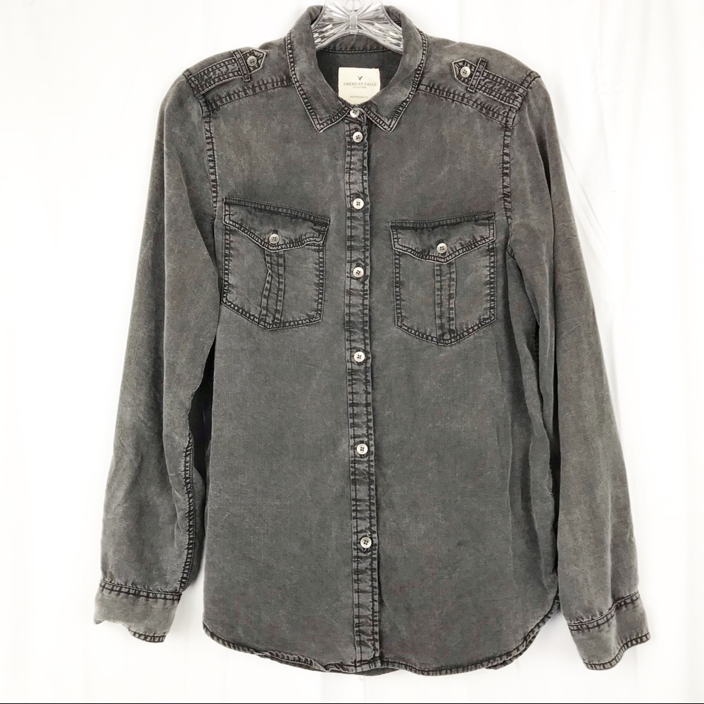 American Eagle Boyfriend Fit Button Up Long Sleeve